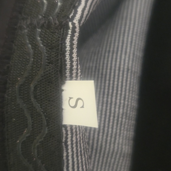 Venom- Brand New- Compression Knee Brace- Size Small - Picture 3 of 3